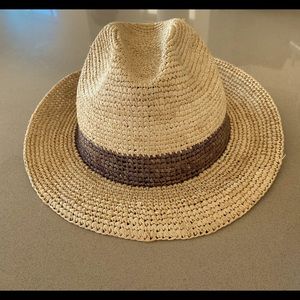 Erica Tanov natural handmade 100% raffia fedora.